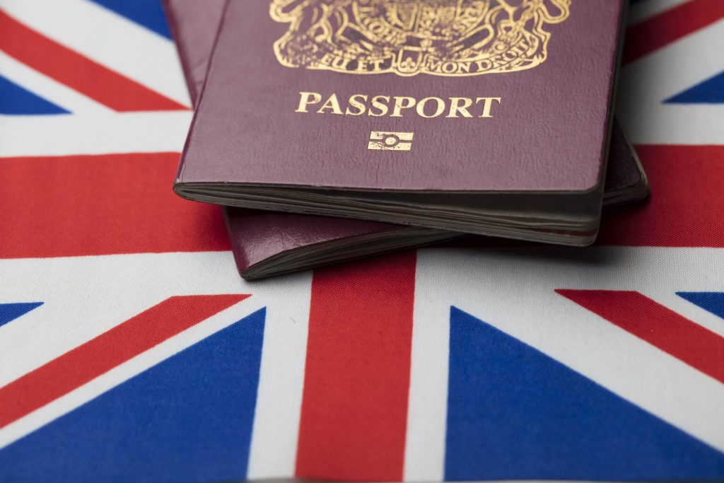 زمان صدور ویزای تحصیلی انگلیس به چه عواملی بستگی دارد؟